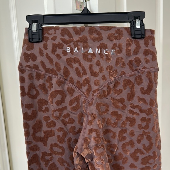 Vitality Brown Leggings - Picture 3 of 4